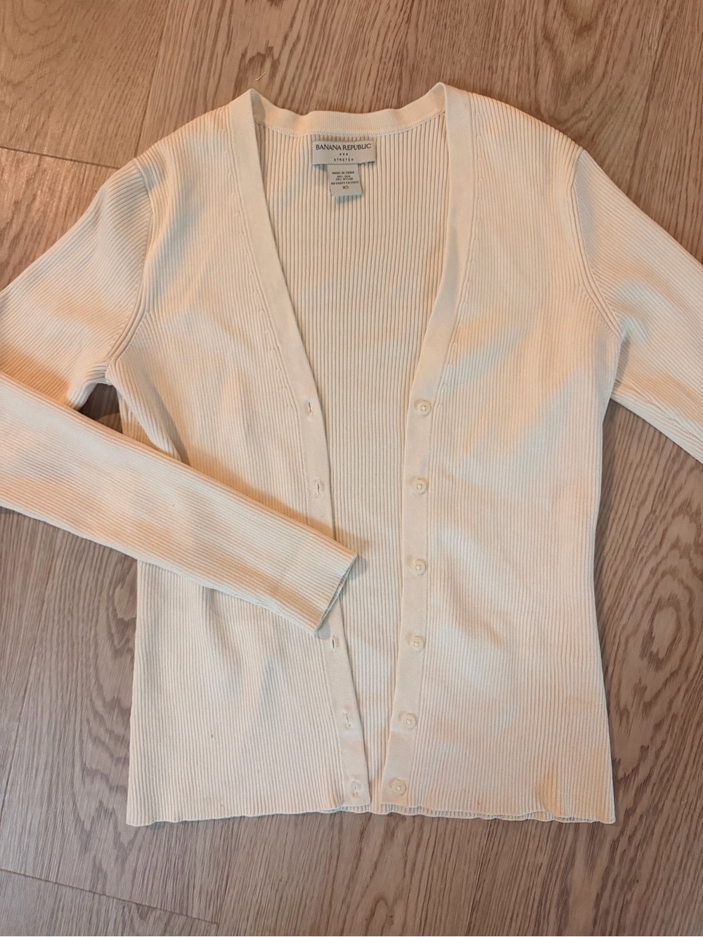 Banana Republic 80% Silk Women's Cream Ribbed Button-Front Cardigan